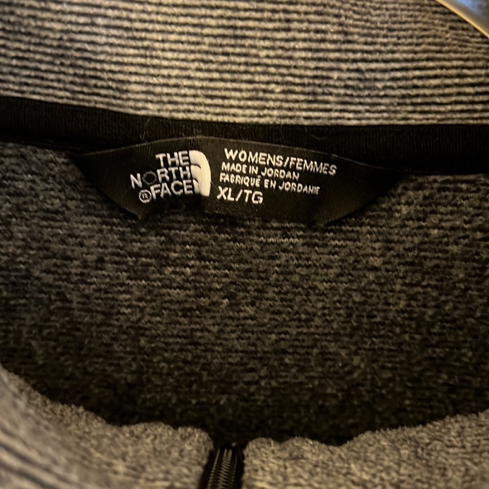 TNF 1/4 zip - Picture 2 of 4
